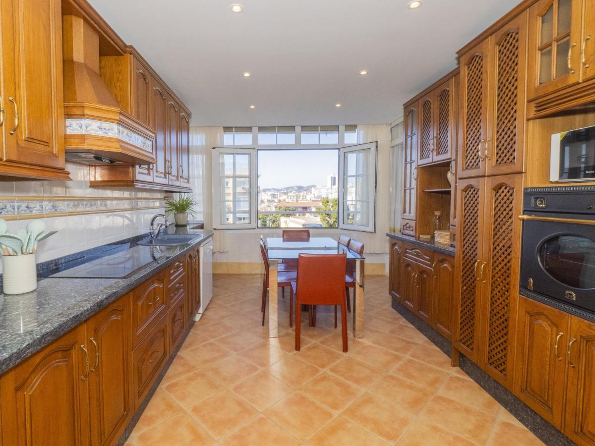 Cubo's Seaview Port & Free Parking Apartament
